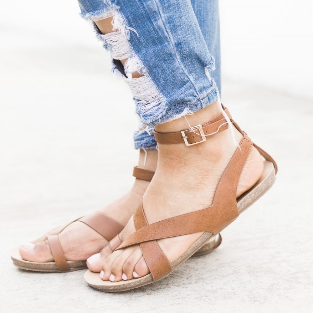 HP***NEW LADIES STRAPPY ANKLE STRAP SANDALS. TAN